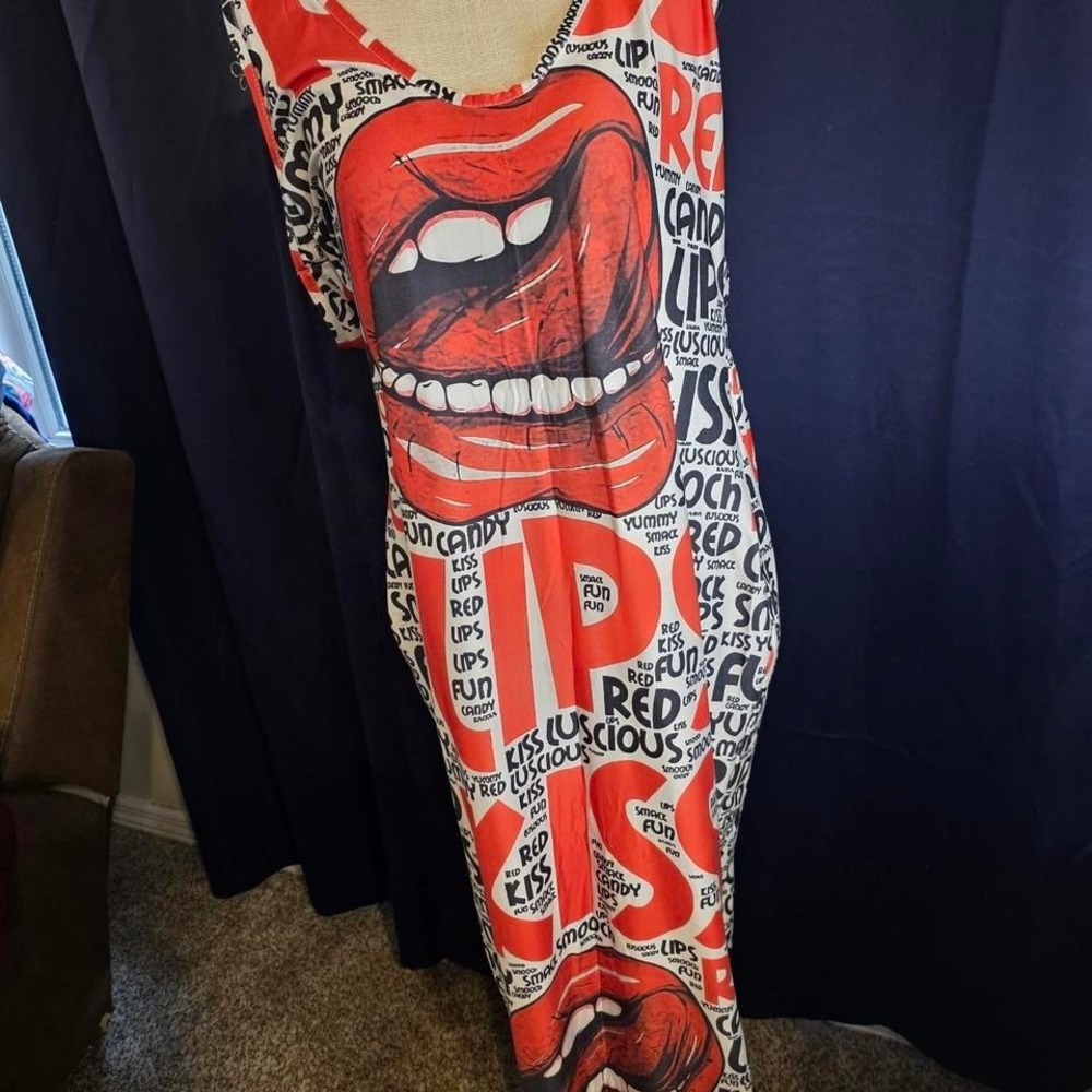 Red lips‎ maxi dress
